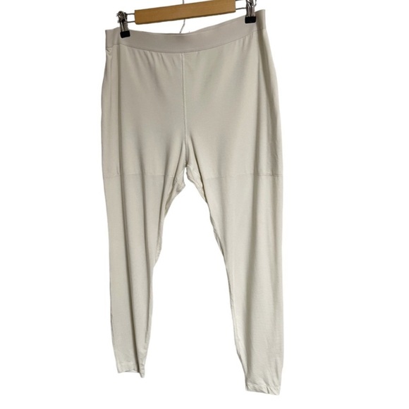 Lululemon High-Rise Base Layer Tight 28" in Bone NWT - Picture 4 of 7